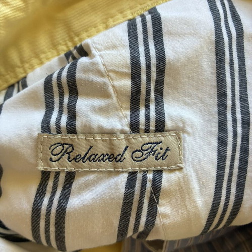 Tommy Hilfiger Butter Yellow Cargo Shorts XL relaxed fit like new