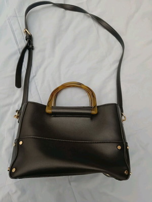 Women's black shoulder bag like new