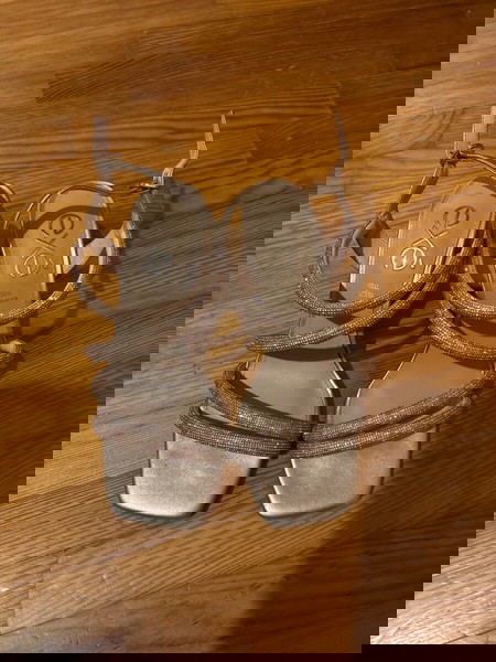 Πέδιλα Γυναικεία