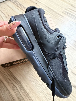 Nike Air Max Motif sneakers new, size 35.5, black