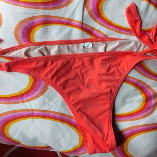 Coral swimsuit like new, adjustable with bra padding, sizes L and XL