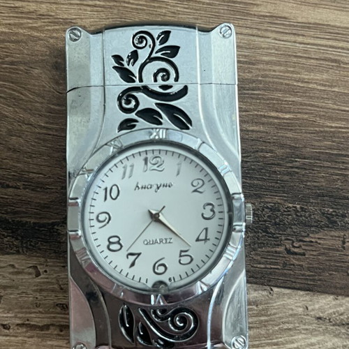 Metal Lighter with Quartz Watch like new, silver windproof