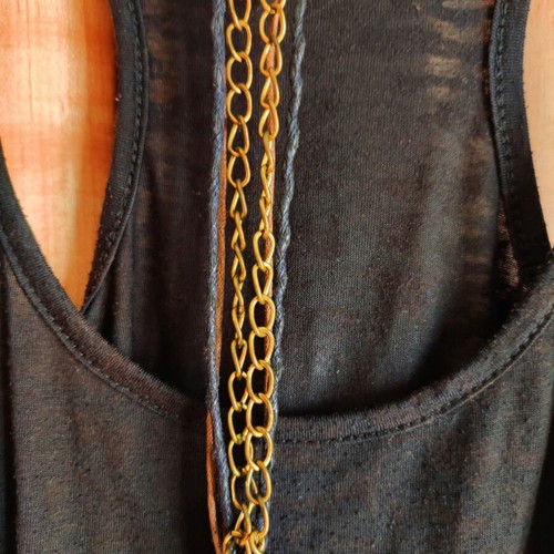 Vintage Accessorize long necklace with feathers and embossed leaves like new