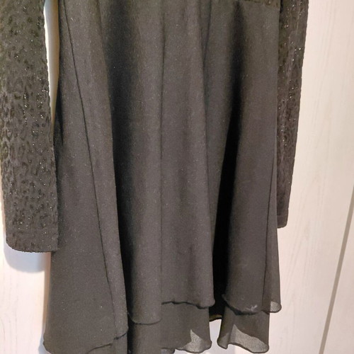 Black shiny dress like new with small turtleneck and long sleeve