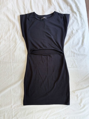 Bershka black dress like new, size M