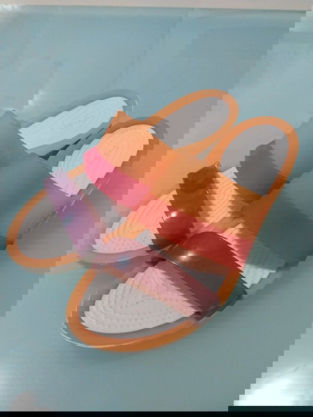 Παντόφλες γυναικείες Crocs 38.
