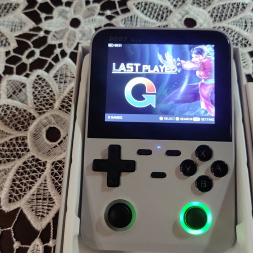 D-007 Plus handheld Android game console with memory card