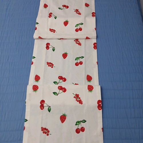 Table runner new, 100% cotton, dimensions 0.40×1.80 m