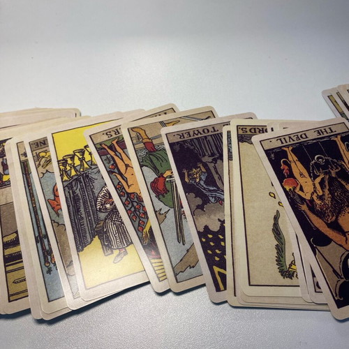 Classic Tarot Cards new with guidebook