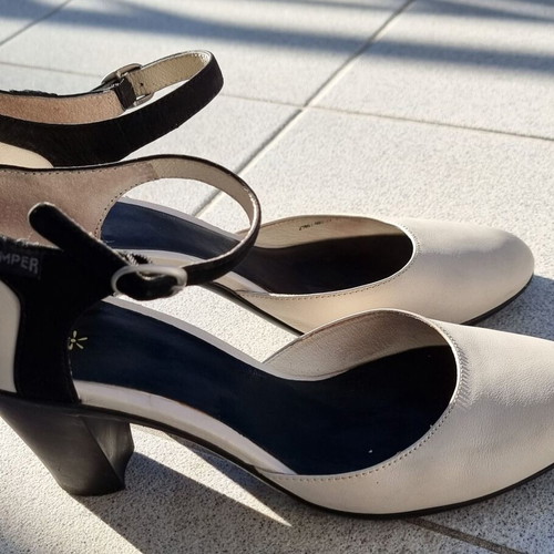 Camper pumps like new, two-tone, size 39, leather