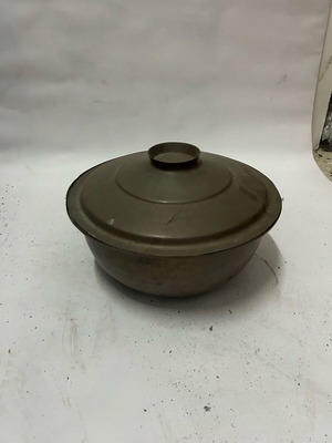 Copper pot old in like-new condition