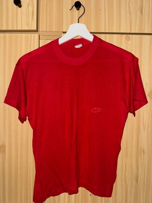Short-sleeve shirt like new, red, size 140 cm, age 10
