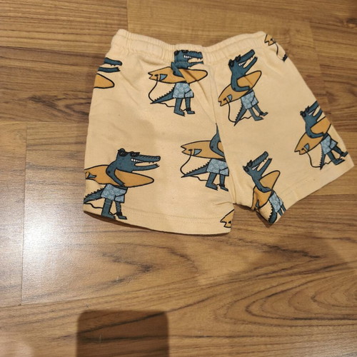 Zara Kids shorts size 104, like new, orange with crocodile print
