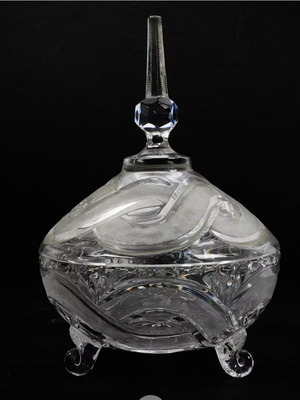 Vintage crystal footed centerpiece 24% lead crystal
