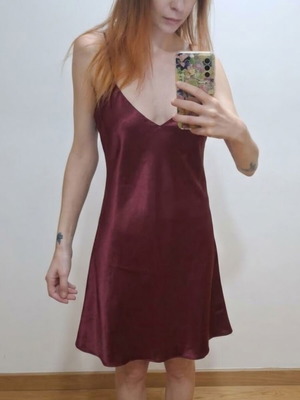 Κόκκινο σατέν νυχτικό σε M/L ή L/XL