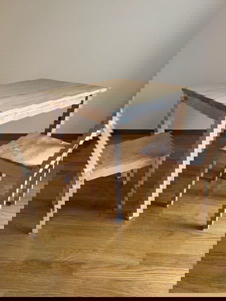 Τραπέζι κουζίνας IKEA 75 X 75 X 75 &  2 καρέκλες