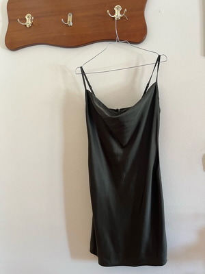 Satin mini dress dark green Stradivarius like new