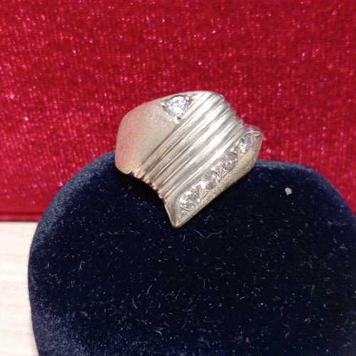 Silver 925 ring with zirconia new, unworn