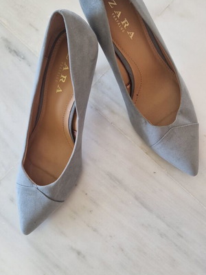 Zara Trafaluc grey suede pumps size 39 like new