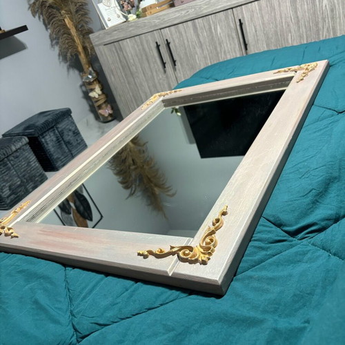 Mirror like new, scratch-free