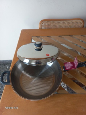 Viomar 28cm frying pan new with lid