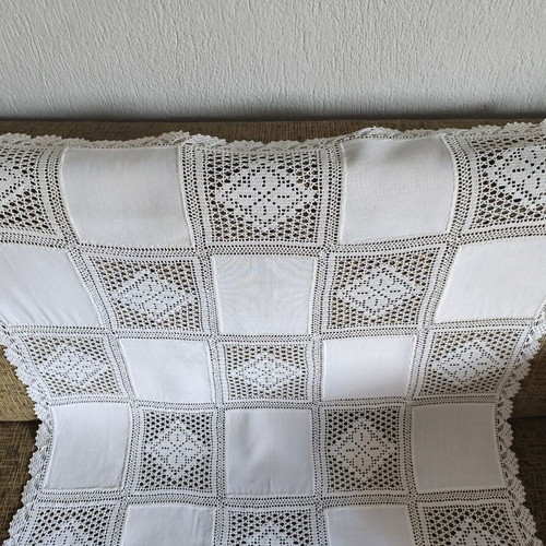 Handmade tablecloth like new
