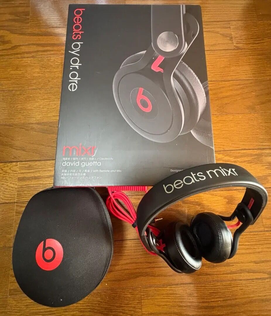 Beats by Dr. Dre Mixr ブラック/レッド Beats by Dr.Dre Mixr collectible… - € 300,00 - Vendora.cy