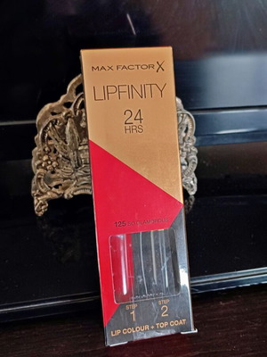 Max Factor Lipfinity Lip Colour new, long-lasting lipstick with balm