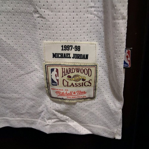 Chicago Bulls Michael Jordan Away Jersey size Large new