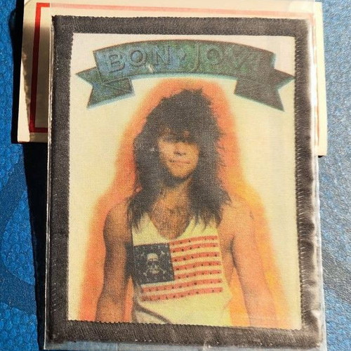 Bon Jovi vintage memorabilia set new, 3 patches and 1 badge