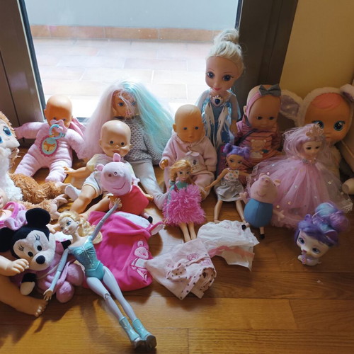 Dolls used for girls with mechanism