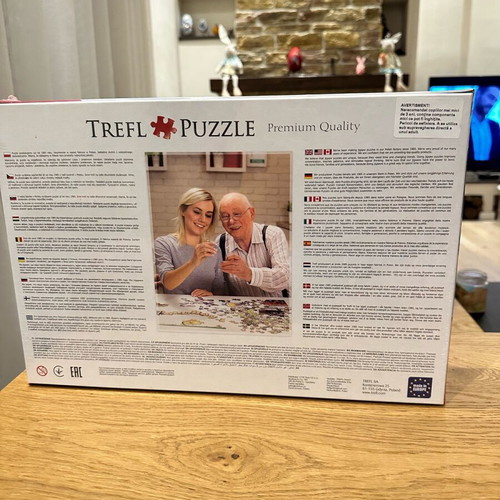Trefl puzzle 1500 pieces new, view of Maranola village