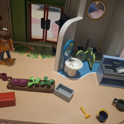 Playmobil large school like new with all accessories