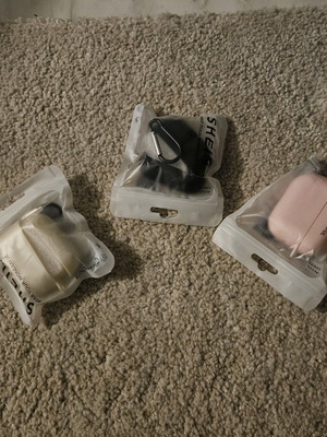 Airport θήκες AirPods 1 / 2 καινούργιο, minimal και κομψός σχεδιασμός