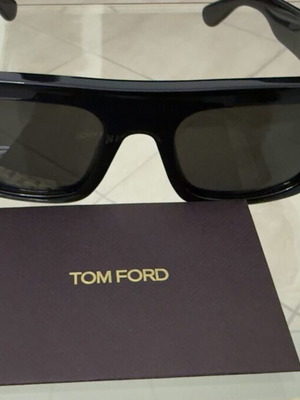 Tom Ford Fausto TF711 01A sunglasses, black