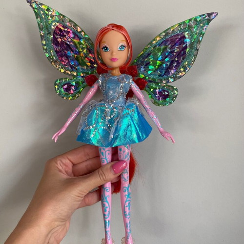 Winx Club Bloom Tynix Fairy doll used with iridescent wings