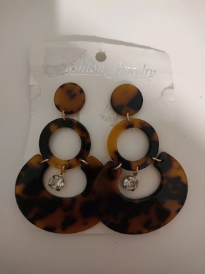 Brown leopard earrings new with clasp and rhinestone