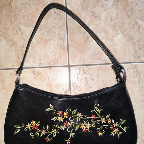 Aldo black shoulder bag like new with embroidery