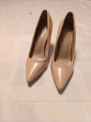 Women's stiletto pumps like new, beige nude size 39