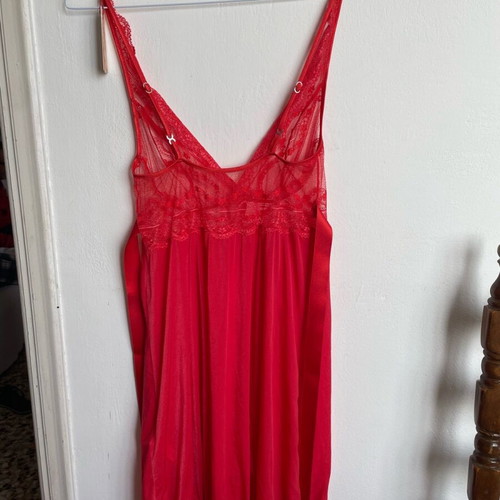 Leilieve negligee nightdress new, size Small, red tulle and lace