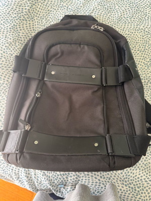 Back pack Porsche Design μεταχειρισμένο, μαύρο με πολλές θήκες και φθορές