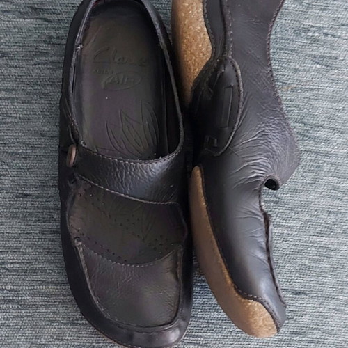 Γυναικεία αθλητικά παπούτσια Clarks σαν καινούργια, μέγεθος 37,5, μαύρο δέρμα
