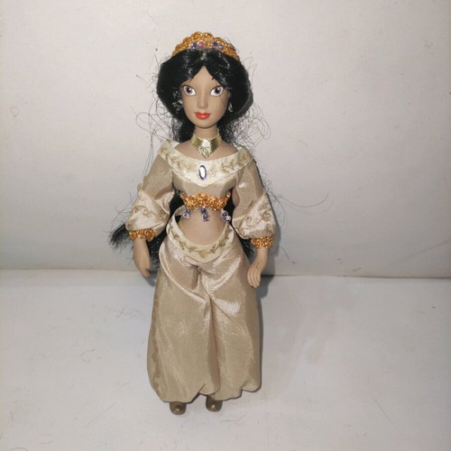 Deagostini Disney Princess 6 Porcelain Dolls like new, pack