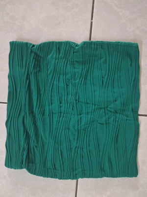 Stradivarius mini fitted skirt like new, green