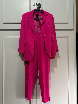 Access suit set small fuchsia new