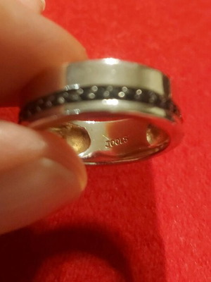 Jools women's ring with black zirconia like new