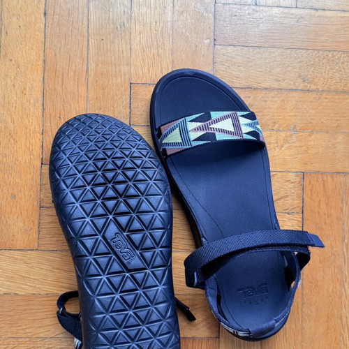 Teva Hurricane XLT3 sandals new, multicolor, size 38