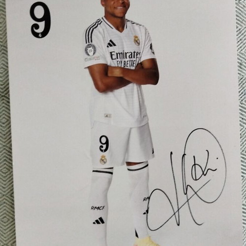 Real Madrid autographs printed, new condition