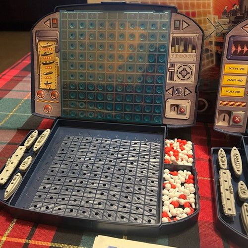 Battleship board game 1999 like new