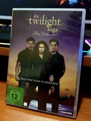 Twilight Saga complete 5-movie DVD collection